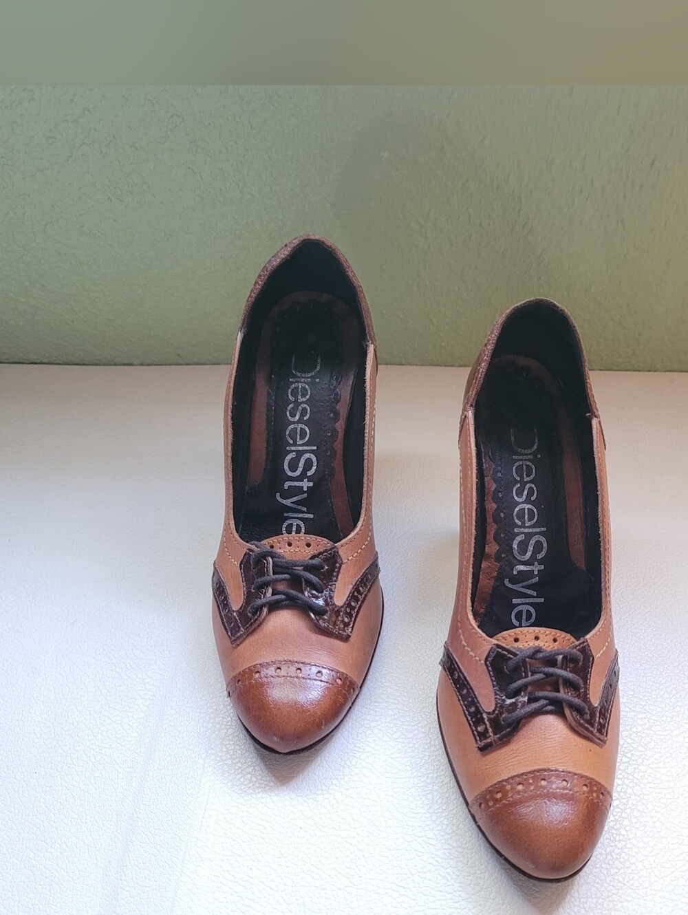 Diesel Style Labs Pristine Vintage Spectator Pumps Sz 7.5 - Picture 3 of 11